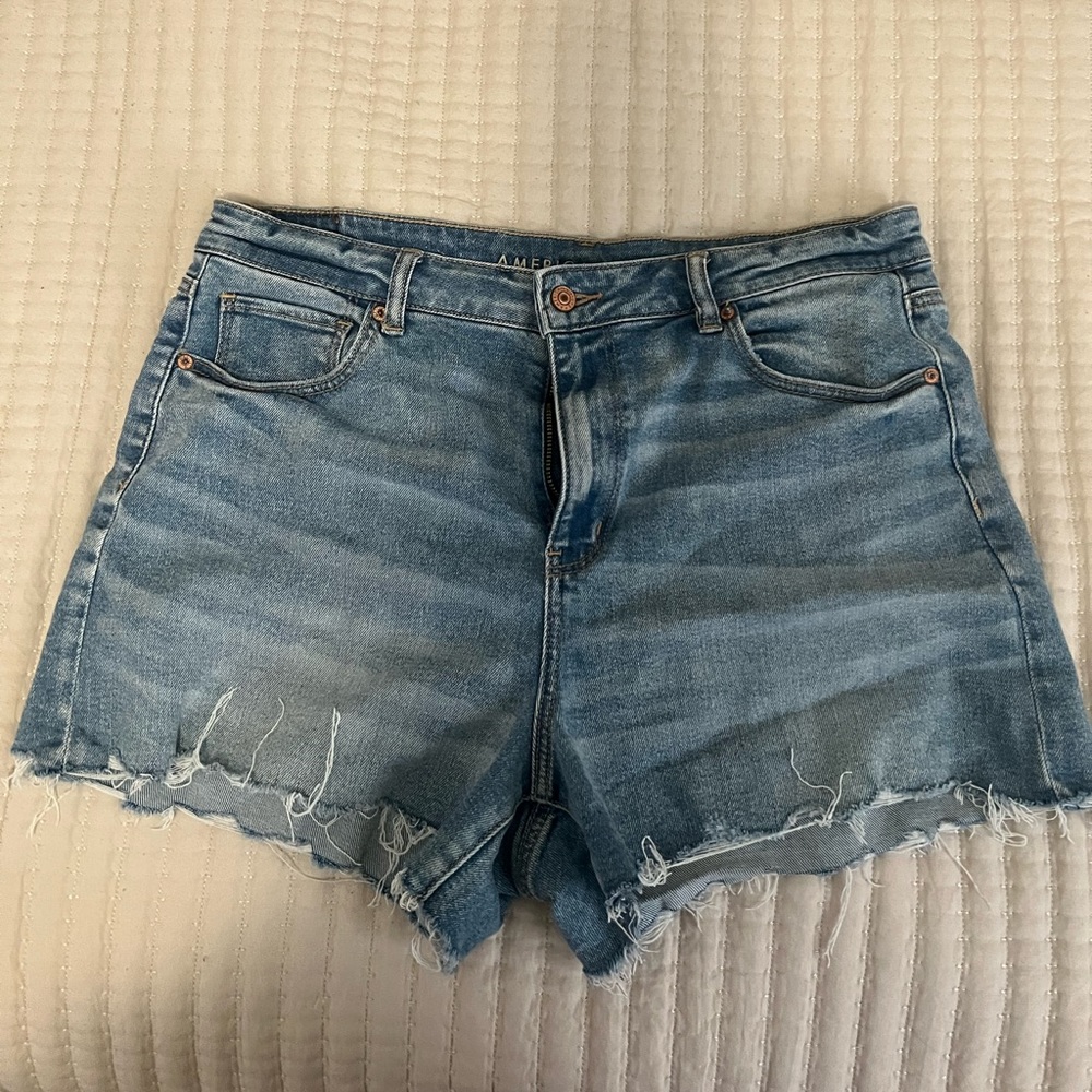 American Eagle mom short